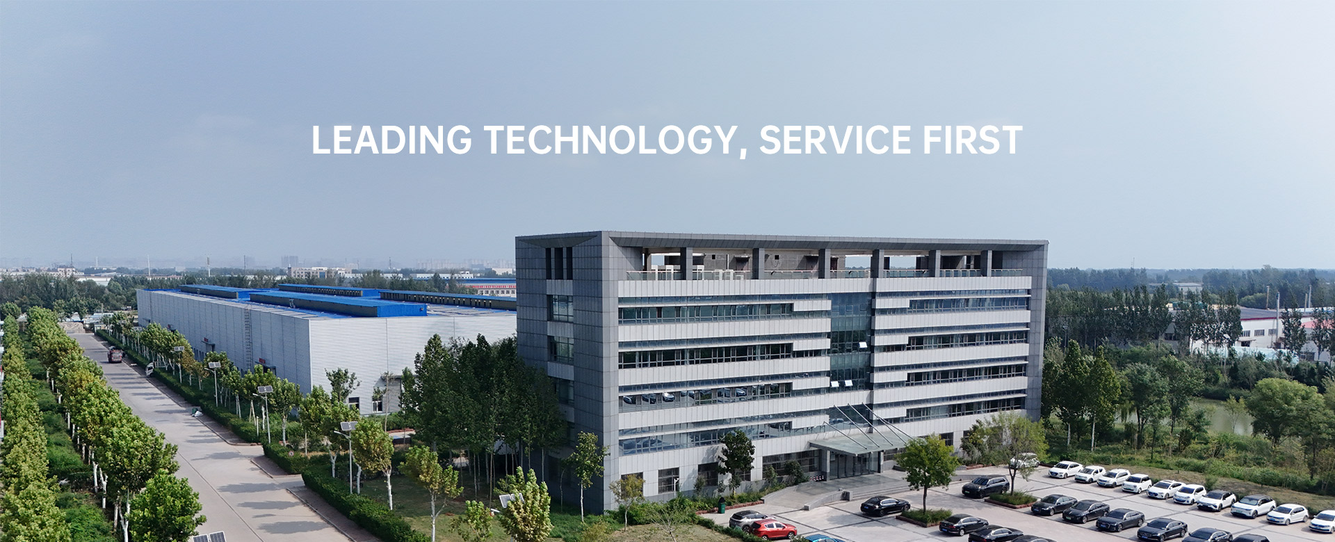 Bandeja de cables a través de