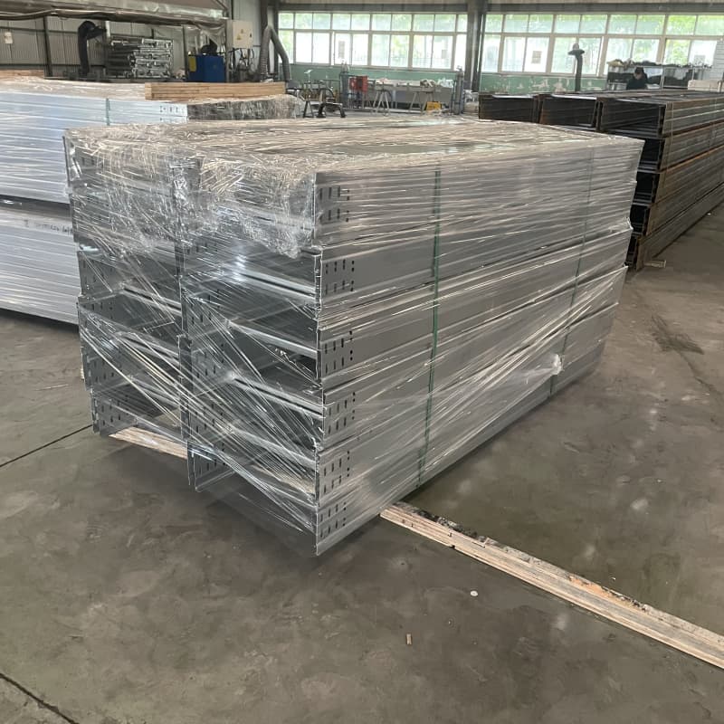 Personalización de bandejas para cables de aluminio