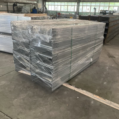 Personalización de bandejas para cables de aluminio