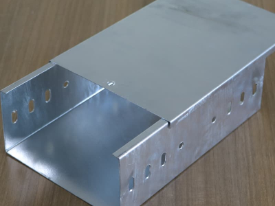 Bandeja de cable de acero