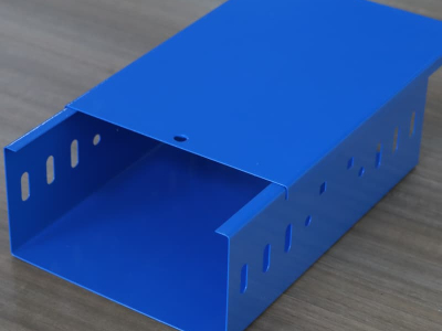 Placa de cubierta de la bandeja de cable