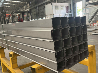 Bandeja portacables ranurada