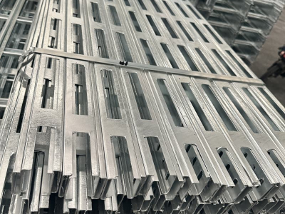 Bandeja portacables escalonada