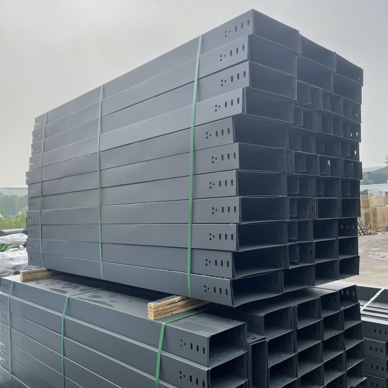 Bandeja de cables de corriente fuerte